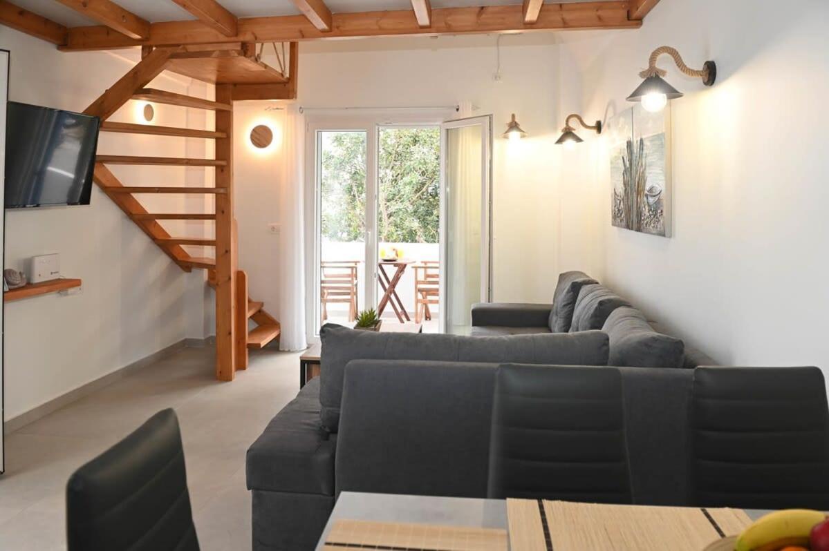 Seaward Apartment *