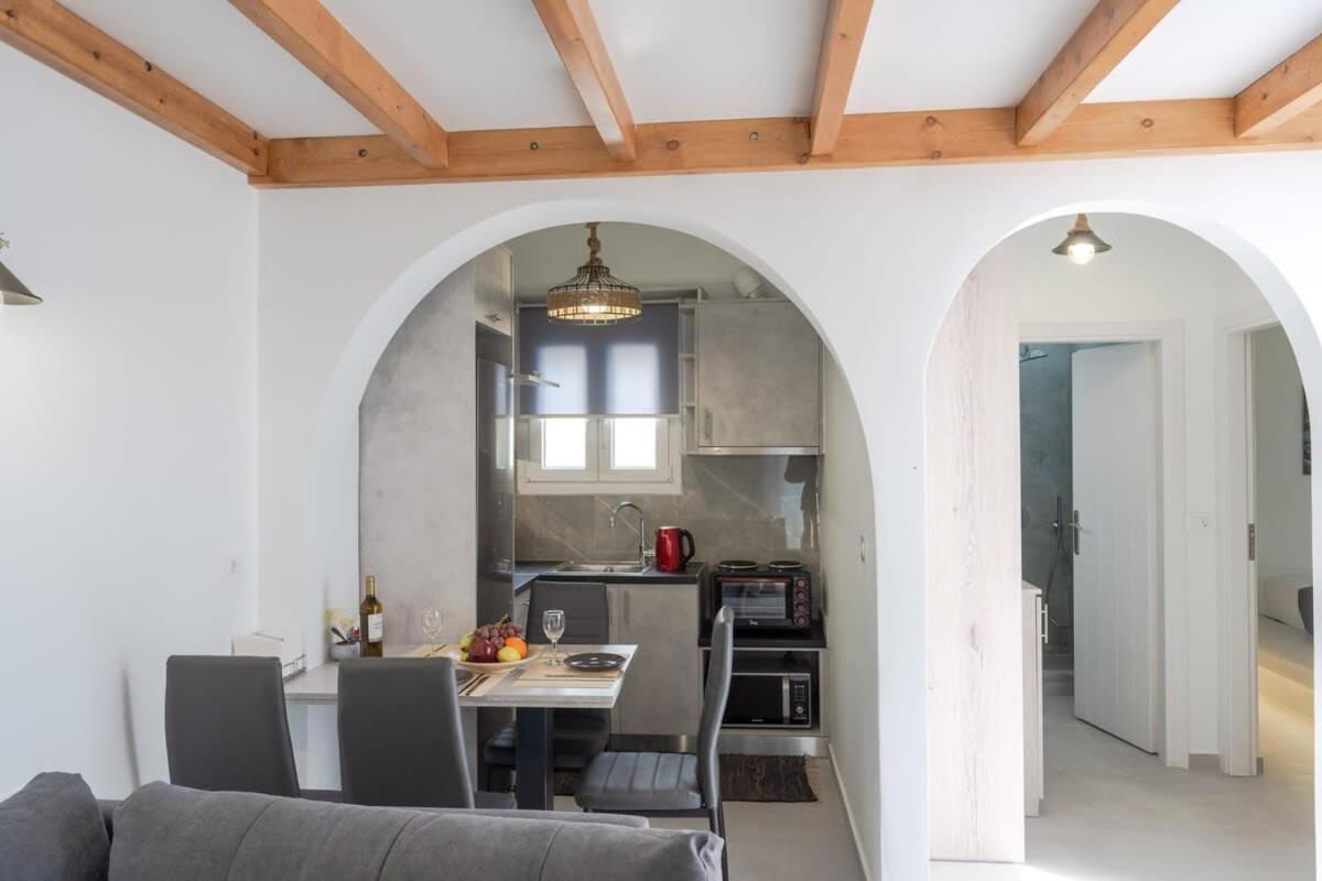 Seaward Apartment Kamari (Santorini)
